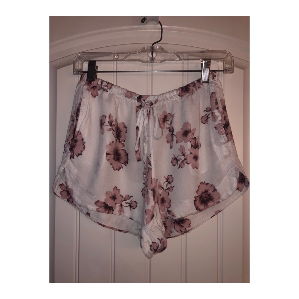 Floral soft shorts w/ pockets